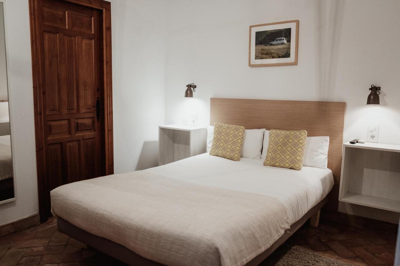 Frenteabastos Suites Cafe Hostal & Apartments Carmona  Luaran gambar