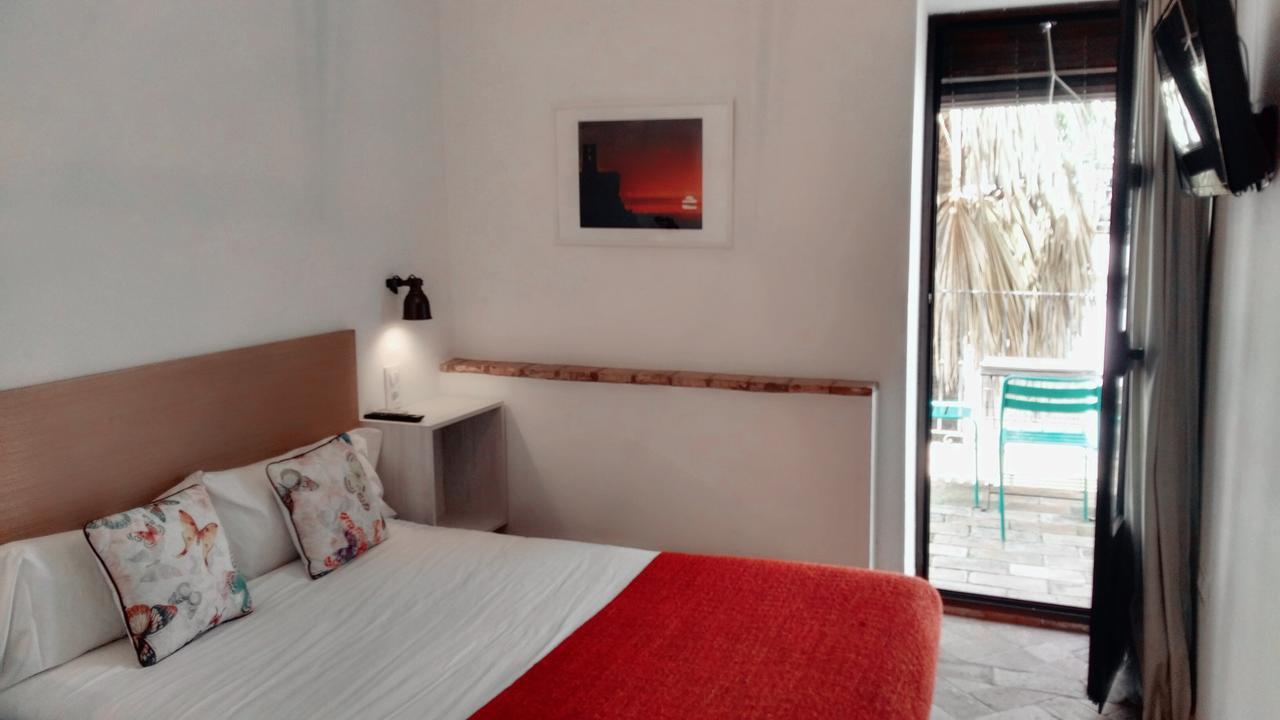 Frenteabastos Suites Cafe Hostal & Apartments Carmona  Luaran gambar