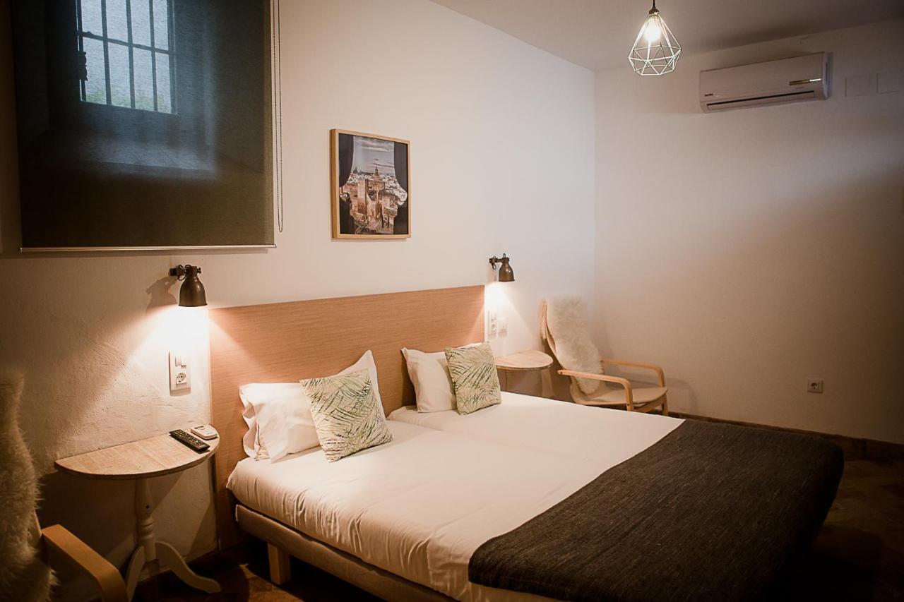 Frenteabastos Suites Cafe Hostal & Apartments Carmona  Luaran gambar