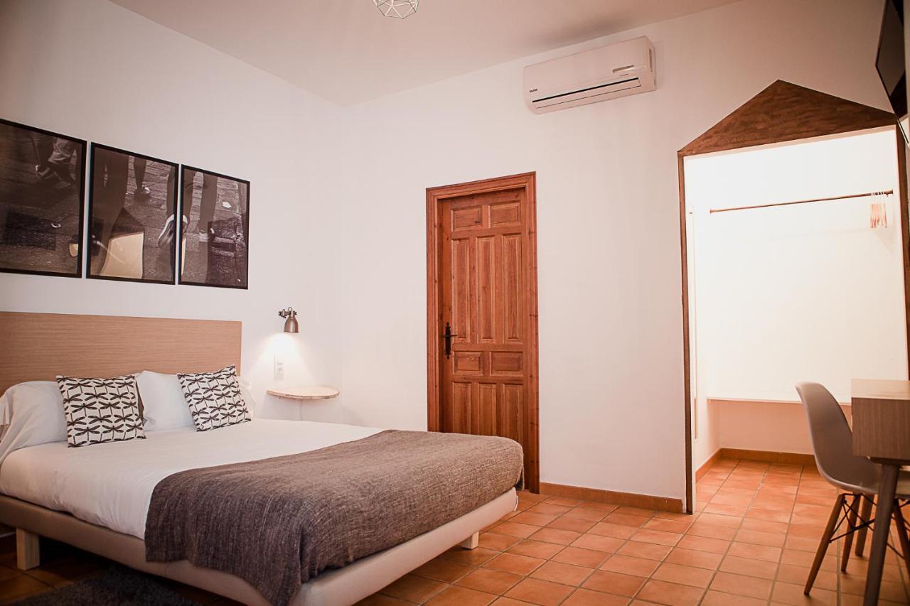 Frenteabastos Suites Cafe Hostal & Apartments Carmona  Luaran gambar