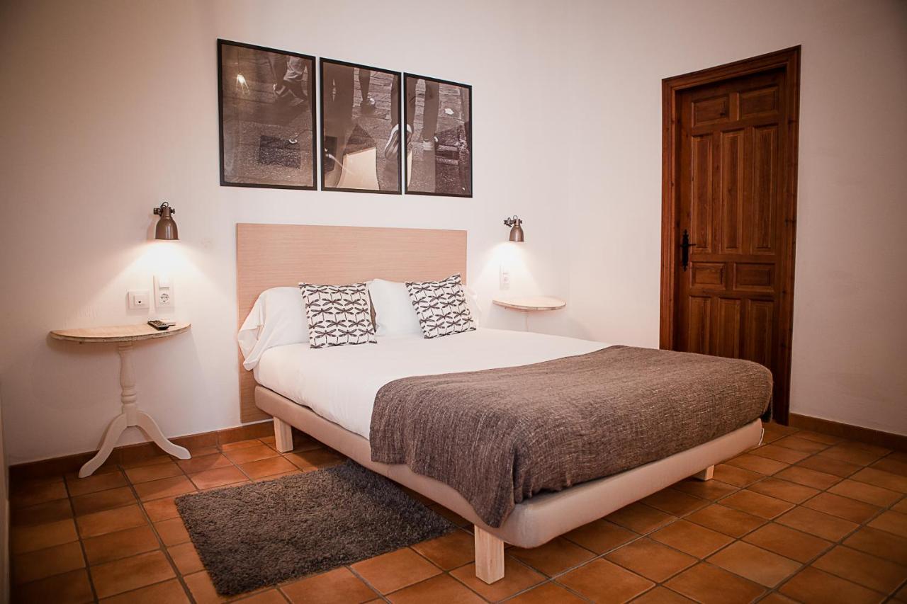 Frenteabastos Suites Cafe Hostal & Apartments Carmona  Luaran gambar